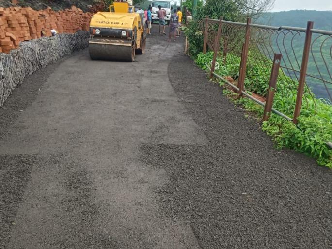 Matheran beautification work is more than fifty percent complete | माथेरान सुशोभीकरणाचे कार्य पन्नास टक्क्यांहून अधिक पूर्ण Matheran beautification work is more than fifty percent complete | माथेरान सुशोभीकरणाचे कार्य पन्नास टक्क्यांहून अधिक पूर्ण
