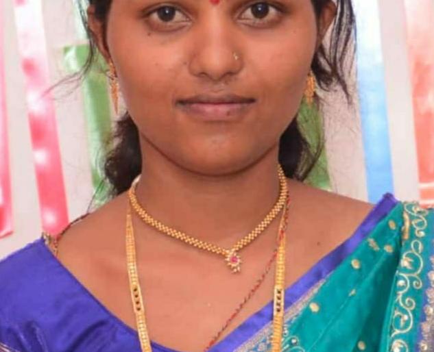 Death of a married young woman in a threshing machine. Incident at Chikhalthan | मळणी यंत्रात अडकुन विवाहीत तरूणीचा मृत्यु. चिखलठाण येथील घटना Death of a married young woman in a threshing machine. Incident at Chikhalthan | मळणी यंत्रात अडकुन विवाहीत तरूणीचा मृत्यु. चिखलठाण येथील घटना