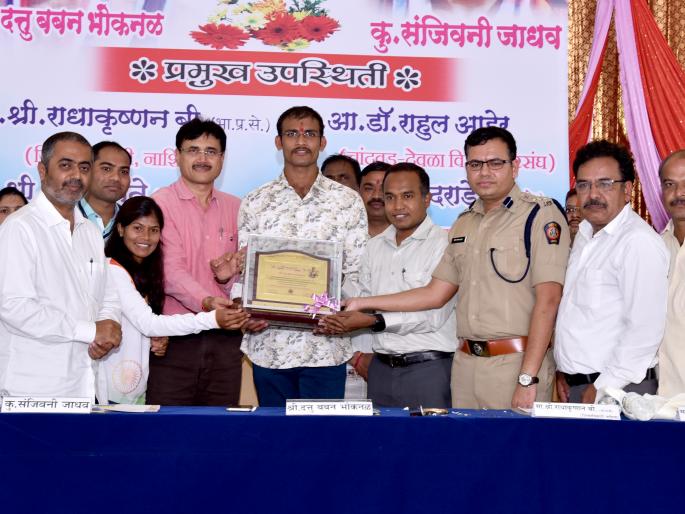 Civil hospitality of Chandwad Dattu Bhokanal, Sanjivani Jadhav | चांदवडला दत्तू भोकनळ, संजीवनी जाधव यांचा नागरी सत्कार Civil hospitality of Chandwad Dattu Bhokanal, Sanjivani Jadhav | चांदवडला दत्तू भोकनळ, संजीवनी जाधव यांचा नागरी सत्कार