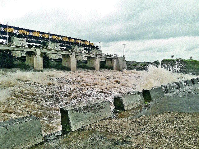 Nandurmadhameshwar, Increase in water storage of Darna | नांदूरमधमेश्वर, दारणाच्या जलसाठ्यात वाढ Nandurmadhameshwar, Increase in water storage of Darna | नांदूरमधमेश्वर, दारणाच्या जलसाठ्यात वाढ
