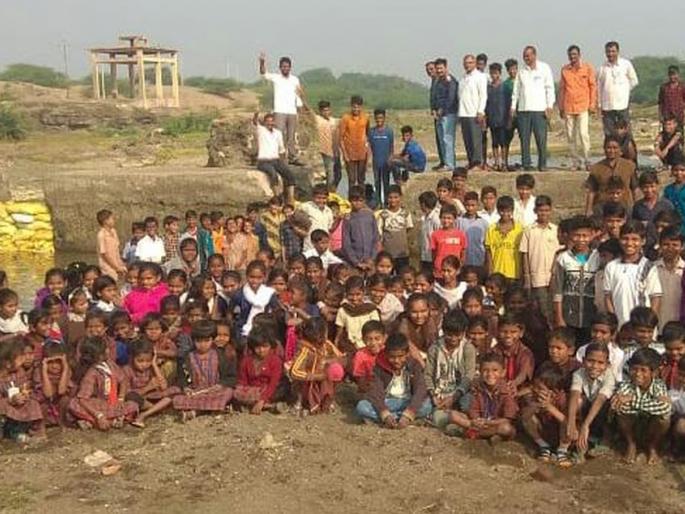 Gujrabhavali Water or Water activities | गुजरभवालीत पाणी अडवा पाणी जिरवा उपक्रम Gujrabhavali Water or Water activities | गुजरभवालीत पाणी अडवा पाणी जिरवा उपक्रम