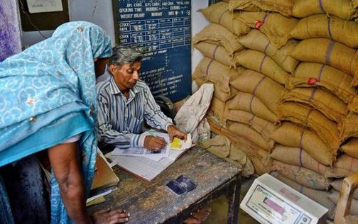 License of cheap grain shop in Chincholi canceled | चिंचोली येथील स्वस्त धान्य दुकानाचा परवाना रद्द