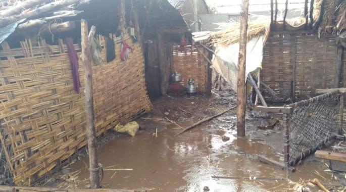 Thunder storm hits Chopra taluka, electricity collapses, one injured | वादळी पावसाने चोपडा तालुक्याला झोडपले, वीज कोसळून एक जखमी