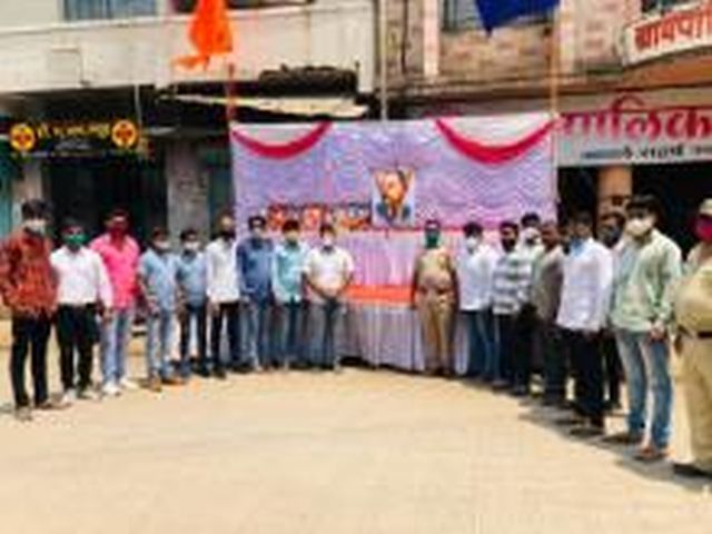 Dr. at Ozark. Greetings to Ambedkar | ओझर येथे डॉ. आंबेडकर यांना अभिवादन Dr. at Ozark. Greetings to Ambedkar | ओझर येथे डॉ. आंबेडकर यांना अभिवादन