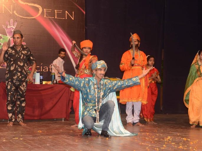 A wonderful vision of the art of the disabled | दिव्यांगांच्या कलाकौशल्याचे अद्भुत दर्शन