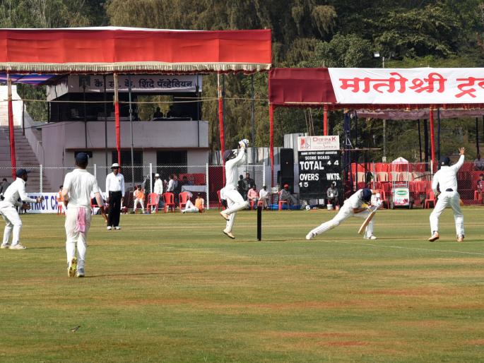 nsk,ranjimatch,jadeja's,century,reduced,threeruns | रणजी सामना : जडेजाचे शतके अवघ्या तीन धावांनी हुकले सौराष्ट्र ३ बाद २५९ धावा nsk,ranjimatch,jadeja's,century,reduced,threeruns | रणजी सामना : जडेजाचे शतके अवघ्या तीन धावांनी हुकले सौराष्ट्र ३ बाद २५९ धावा