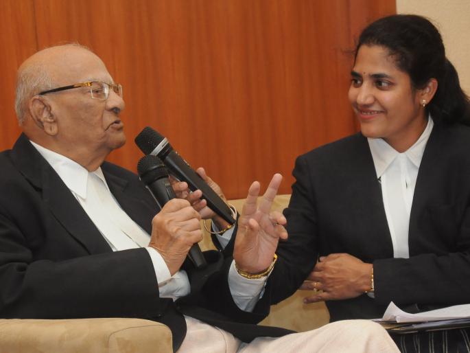 To become a journalist, I became a lawyer! | पत्रकार व्हायचे होते, वकील झालो  ! To become a journalist, I became a lawyer! | पत्रकार व्हायचे होते, वकील झालो  !