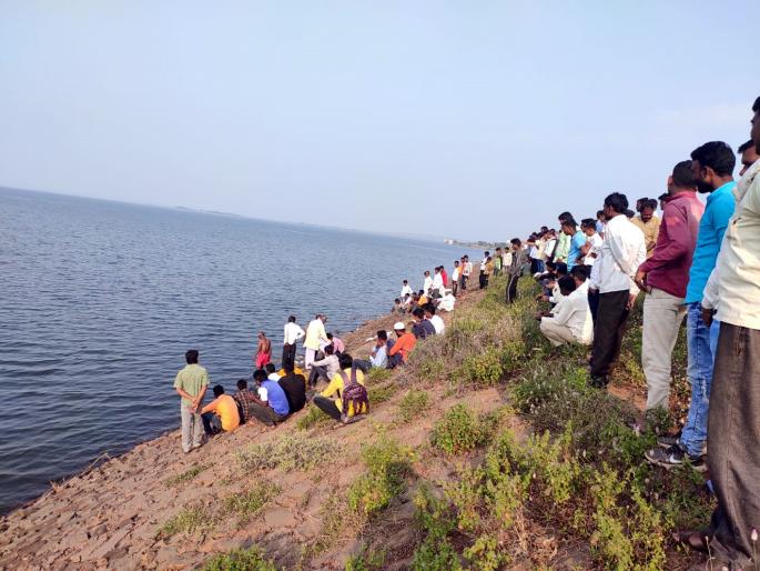 Parbhani: The death of a young woman who has landed for swimming | परभणी : पोहण्यासाठी उतरलेल्या तरुणाचा मृत्यू Parbhani: The death of a young woman who has landed for swimming | परभणी : पोहण्यासाठी उतरलेल्या तरुणाचा मृत्यू