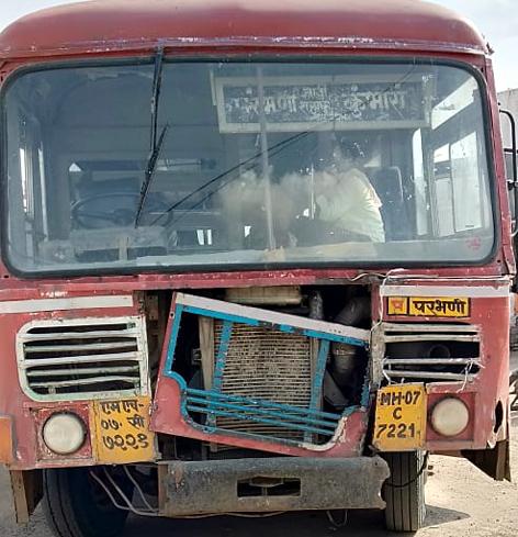 Parbhani: Departure of suspension for sending on bad bus lines | परभणी : खराब बस लाईनवर पाठविल्याने आगारप्रमुखाचे निलंबन Parbhani: Departure of suspension for sending on bad bus lines | परभणी : खराब बस लाईनवर पाठविल्याने आगारप्रमुखाचे निलंबन