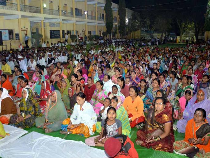 Parbhaniat Kirtan Festival will move towards light due to knowledge | परभणीत कीर्तन महोत्सव ज्ञानामुळे प्रकाशाकडे वाटचाल Parbhaniat Kirtan Festival will move towards light due to knowledge | परभणीत कीर्तन महोत्सव ज्ञानामुळे प्रकाशाकडे वाटचाल