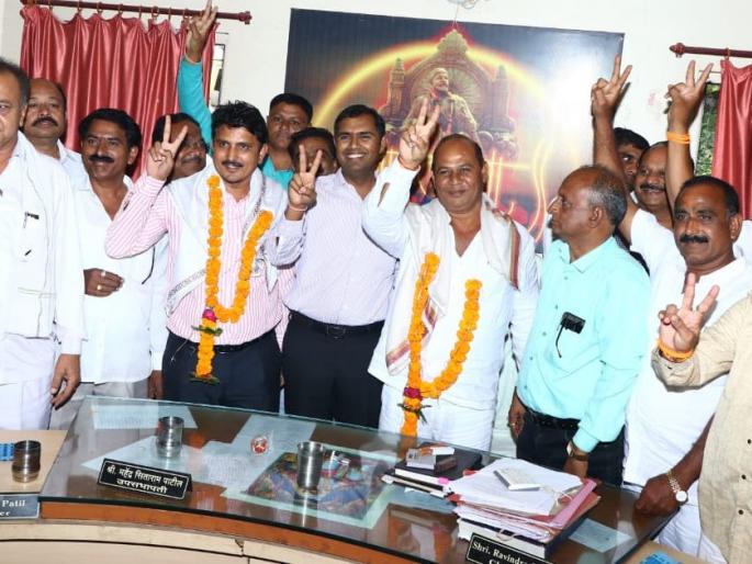 Chalisgaon Market Committee Chairman, Deputy Speaker elected unopposed | चाळीसगाव बाजार समिती सभापती, उपसभापती निवड बिनविरोध Chalisgaon Market Committee Chairman, Deputy Speaker elected unopposed | चाळीसगाव बाजार समिती सभापती, उपसभापती निवड बिनविरोध