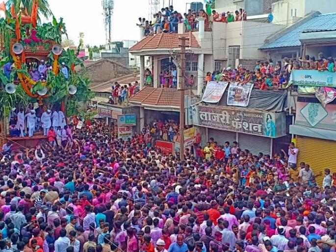 Ganesh Chaturthi: Starting from the beginning of the day, in the hour of Ganesh's Rathotsav of right Sondade | Ganesh Chaturthi : उजव्या सोंडेच्या गणपतीच्या रथोत्सवाला तासगावात दिमाखात सुरुवात Ganesh Chaturthi: Starting from the beginning of the day, in the hour of Ganesh's Rathotsav of right Sondade | Ganesh Chaturthi : उजव्या सोंडेच्या गणपतीच्या रथोत्सवाला तासगावात दिमाखात सुरुवात
