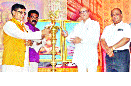 Vegetarianism is the true term for vegetarianism: Kalyan Gangwal | शाकाहारच आरोग्याचा खरा मूलमंत्र: कल्याण गंगवाल Vegetarianism is the true term for vegetarianism: Kalyan Gangwal | शाकाहारच आरोग्याचा खरा मूलमंत्र: कल्याण गंगवाल