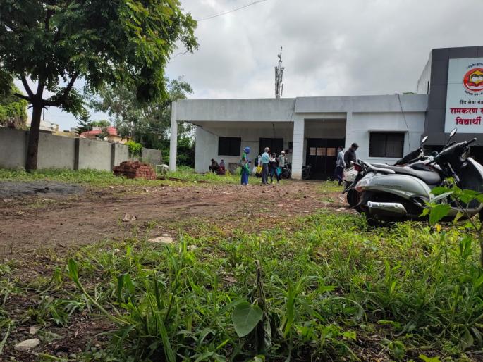 Work of NMC's Kovid test center stalled | महापालिकेच्या कोविड चाचणी केंद्रातील कामकाज ठप्प Work of NMC's Kovid test center stalled | महापालिकेच्या कोविड चाचणी केंद्रातील कामकाज ठप्प