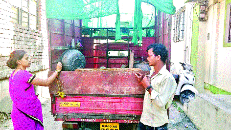 Ninety percent found out; Now the remaining ten percent; Regular classification of waste from citizens | नव्वद टक्क्यांना कळले; आता उरले दहा टक्के; नागरिकांकडून कचऱ्याचे नियमित वर्गीकरण Ninety percent found out; Now the remaining ten percent; Regular classification of waste from citizens | नव्वद टक्क्यांना कळले; आता उरले दहा टक्के; नागरिकांकडून कचऱ्याचे नियमित वर्गीकरण