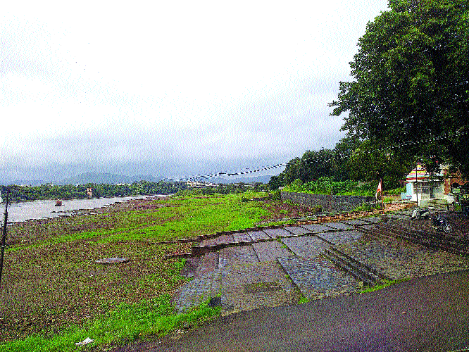 'Krushnakathi' birds twisted bird! | ‘कृष्णाकाठी’ गुंजणार पक्ष्यांचा किलबिलाट! 'Krushnakathi' birds twisted bird! | ‘कृष्णाकाठी’ गुंजणार पक्ष्यांचा किलबिलाट!