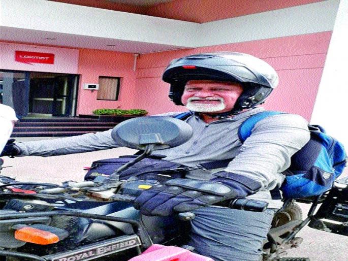 Illusion of two-wheeler for health awareness | आरोग्य जागृतीसाठी दुचाकीवर देशभ्रमंती Illusion of two-wheeler for health awareness | आरोग्य जागृतीसाठी दुचाकीवर देशभ्रमंती