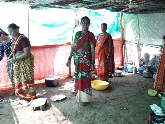 Sindhudurg: The gathering of women to exploit the kitchen, to determine the direction of the movement | सिंधुदुर्ग : स्वयंपाकी महिलांचे शोषण, आंदोलनाची दिशा ठरविण्यासाठी सभा Sindhudurg: The gathering of women to exploit the kitchen, to determine the direction of the movement | सिंधुदुर्ग : स्वयंपाकी महिलांचे शोषण, आंदोलनाची दिशा ठरविण्यासाठी सभा