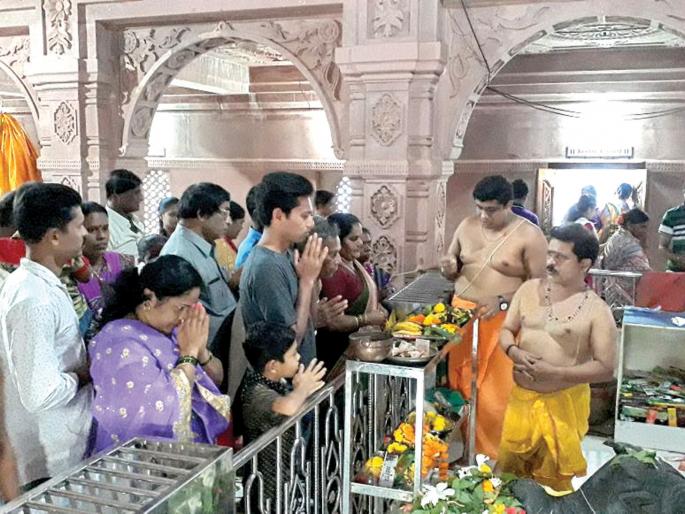 Sindhudurg: The devotees gather for the visit of Shri Bandeshwar in Banda, Palkhi Pradakshina | सिंधुदुर्ग: बांदा येथील श्री बांदेश्वराच्या दर्शनासाठी भक्तांची गर्दी, पालखी प्रदक्षिणा Sindhudurg: The devotees gather for the visit of Shri Bandeshwar in Banda, Palkhi Pradakshina | सिंधुदुर्ग: बांदा येथील श्री बांदेश्वराच्या दर्शनासाठी भक्तांची गर्दी, पालखी प्रदक्षिणा