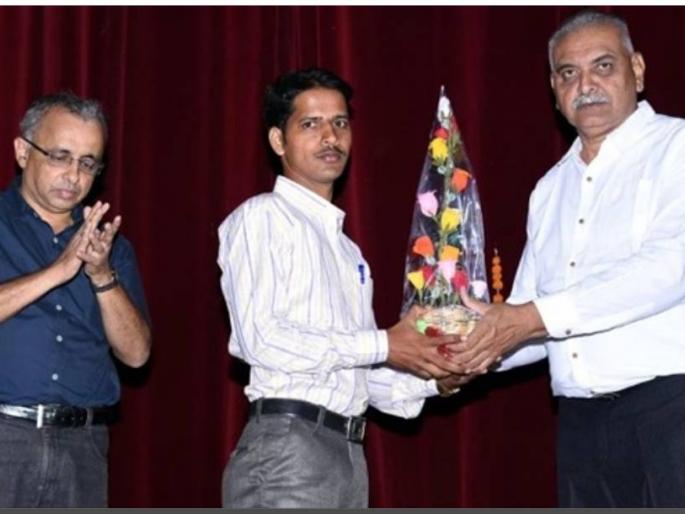 Social Thanksgiving Award to Headgewar Memorial Service, Ratnagiri | हेडगेवार स्मृती सेवा प्रकल्पाला सामाजिक कृतज्ञता पुरस्कार, रत्नागिरीत प्रदान Social Thanksgiving Award to Headgewar Memorial Service, Ratnagiri | हेडगेवार स्मृती सेवा प्रकल्पाला सामाजिक कृतज्ञता पुरस्कार, रत्नागिरीत प्रदान