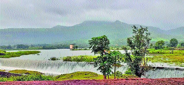 Borkhind, Konambe overflow; Strong 'edge' in the western strip of Sinnar | बोरखिंड, कोनांबे ओव्हरफ्लो; सिन्नरच्या पश्चिम पट्ट्यात जोर‘धार’ Borkhind, Konambe overflow; Strong 'edge' in the western strip of Sinnar | बोरखिंड, कोनांबे ओव्हरफ्लो; सिन्नरच्या पश्चिम पट्ट्यात जोर‘धार’