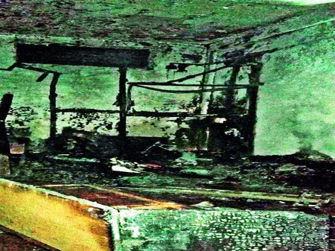 Fire at the contact office at Sinnar | सिन्नर येथे संपर्क कार्यालयाला आग Fire at the contact office at Sinnar | सिन्नर येथे संपर्क कार्यालयाला आग