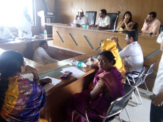 Resolution of declaring Sinnar taluka drought | सिन्नर तालुका दुष्काळी जाहीर करण्याचा ठराव Resolution of declaring Sinnar taluka drought | सिन्नर तालुका दुष्काळी जाहीर करण्याचा ठराव