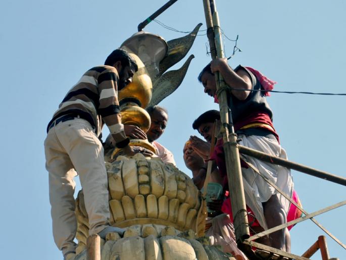 Flag of Sri Nivruttinath temple in the hymns of Vedanta | वेदमंत्रांच्या जयघोषात श्री निवृत्तीनाथ मंदिराचे ध्वजावतरण Flag of Sri Nivruttinath temple in the hymns of Vedanta | वेदमंत्रांच्या जयघोषात श्री निवृत्तीनाथ मंदिराचे ध्वजावतरण