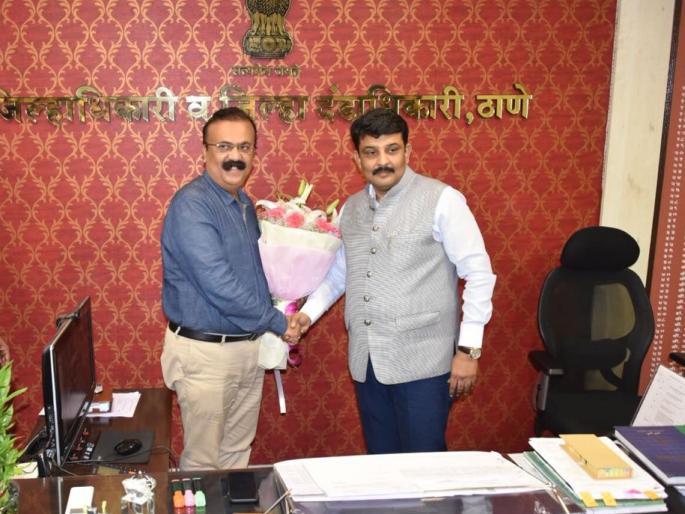 Rajesh Narvekar, the new District Collector, took charge | ठाण्याचे नवे जिल्हाधिकारी राजेश नार्वेकरांनी पदभार स्विकारला Rajesh Narvekar, the new District Collector, took charge | ठाण्याचे नवे जिल्हाधिकारी राजेश नार्वेकरांनी पदभार स्विकारला