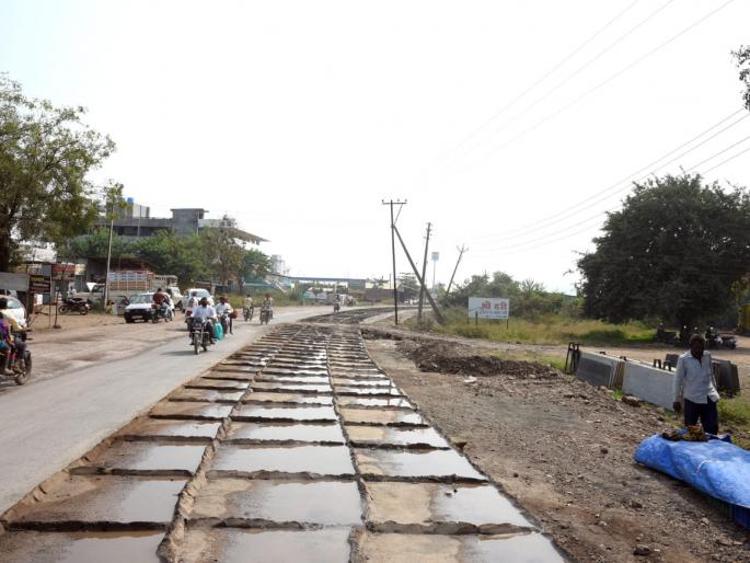 Ambiguity about national highway work | राष्ट्रीय महामार्गाच्या कामाबाबत संदिग्धता Ambiguity about national highway work | राष्ट्रीय महामार्गाच्या कामाबाबत संदिग्धता