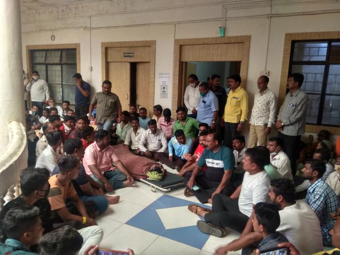 The body of the cleaner was found in the chief minister's office | सफाई कर्मचाऱ्याचा मृतदेह मुख्याधिकाऱ्यांच्या दालनात The body of the cleaner was found in the chief minister's office | सफाई कर्मचाऱ्याचा मृतदेह मुख्याधिकाऱ्यांच्या दालनात