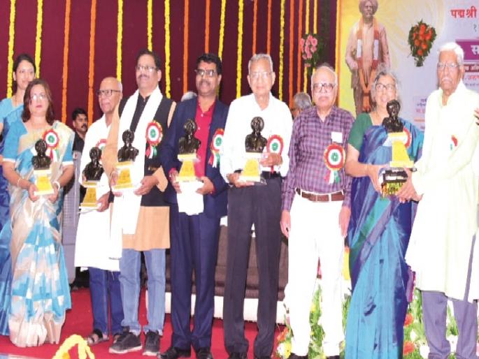 Literature will work only in the fall: Aruna Dhere | पडझडीच्या काळात साहित्यच सावरण्याचे काम करेल : अरूणा ढेरे Literature will work only in the fall: Aruna Dhere | पडझडीच्या काळात साहित्यच सावरण्याचे काम करेल : अरूणा ढेरे