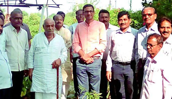 An accidental visit to the collector of Saint Bhanudas Maharaj | संत भानुदास महाराज संस्थेला जिल्हाधिकाºयांची आकस्मिक भेट