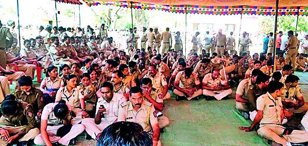 Four thousand police officers for Modi's security | मोदींच्या सुरक्षेसाठी साडेचार हजार पोलीस Four thousand police officers for Modi's security | मोदींच्या सुरक्षेसाठी साडेचार हजार पोलीस