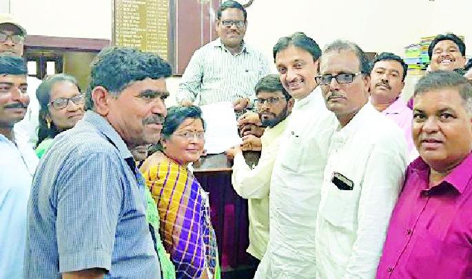 Demand for SDO by Darwha NCP | दारव्हा राष्ट्रवादीतर्फे एसडीओंना निवेदन Demand for SDO by Darwha NCP | दारव्हा राष्ट्रवादीतर्फे एसडीओंना निवेदन