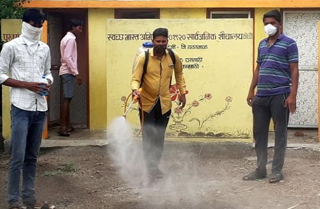 Self-reliance of Kochi village in Yavatmal district to defeat Corona | कोरोनाला हरविण्यासाठी यवतमाळ जिल्ह्यातील कोच्ची गावाची 'आत्मनिर्भरता' Self-reliance of Kochi village in Yavatmal district to defeat Corona | कोरोनाला हरविण्यासाठी यवतमाळ जिल्ह्यातील कोच्ची गावाची 'आत्मनिर्भरता'