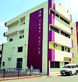 The time has come for the resignation of the Zilla Parishad on the former President | माजी अध्यक्षांवरच आली जिल्हा परिषदेचे उंबरठे झिजविण्याची वेळ The time has come for the resignation of the Zilla Parishad on the former President | माजी अध्यक्षांवरच आली जिल्हा परिषदेचे उंबरठे झिजविण्याची वेळ