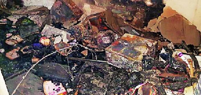 Fire at Darwah Tehsil office | दारव्हा तहसील कार्यालयाला आग Fire at Darwah Tehsil office | दारव्हा तहसील कार्यालयाला आग