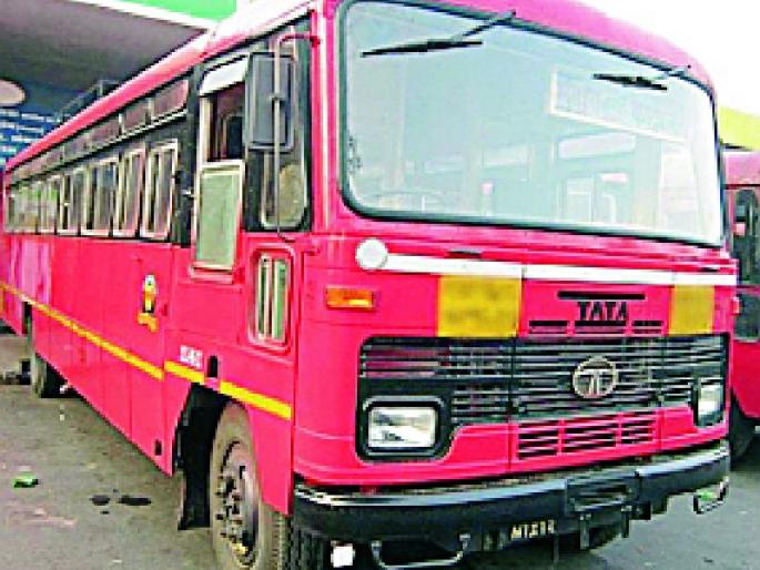 Ner ST Agra schedule collapses | नेर एसटी आगाराचे वेळापत्रक कोलमडले Ner ST Agra schedule collapses | नेर एसटी आगाराचे वेळापत्रक कोलमडले