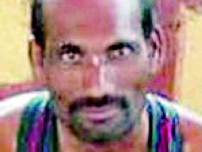 Hoodgah's wife slaps hard on her husband | हादगावात कुऱ्हाडीचे घाव घालून पतीने केला पत्नीचा निर्घृण खून Hoodgah's wife slaps hard on her husband | हादगावात कुऱ्हाडीचे घाव घालून पतीने केला पत्नीचा निर्घृण खून