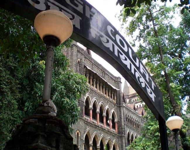 Corona's burial case again in Mumbai High Court; Give the verdict in two weeks - Supreme Court | कोरोना मृतांच्या दफनाचा वाद पुन्हा मुंबई हायकोर्टात; दोन आठवड्यांत निकाल द्या - सुप्रीम कोर्ट Corona's burial case again in Mumbai High Court; Give the verdict in two weeks - Supreme Court | कोरोना मृतांच्या दफनाचा वाद पुन्हा मुंबई हायकोर्टात; दोन आठवड्यांत निकाल द्या - सुप्रीम कोर्ट