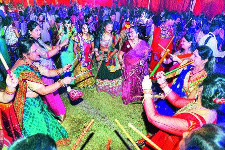  Dholle Taaro, Sonu, Zingat Songs Thrust | ढोली तारो, सोनू, झिंगाट गाण्यांचा जोर