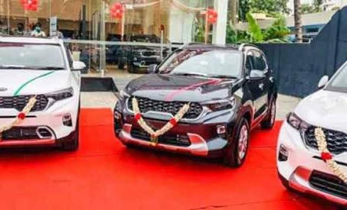 The second year Corona missed the Gudi Padwa moment of vehicle purchase in the pune and pimpri | कोरोनाने सलग दुसऱ्या वर्षी हुकवला गुढी पाडव्याचा वाहन खरेदीचा मुहूर्त; पुणे,पिंपरीमध्ये मोठा फटका The second year Corona missed the Gudi Padwa moment of vehicle purchase in the pune and pimpri | कोरोनाने सलग दुसऱ्या वर्षी हुकवला गुढी पाडव्याचा वाहन खरेदीचा मुहूर्त; पुणे,पिंपरीमध्ये मोठा फटका
