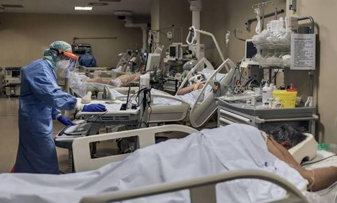 Corona patients 'no bed information'; Pune Municipal Corporation's 'Helpline' number just for the name | कोरोना रुग्णांना मिळेना बेड्सची माहिती' ; पुणे महापालिकेचा 'हेल्पलाईन' क्रमांक फक्त नावासाठी Corona patients 'no bed information'; Pune Municipal Corporation's 'Helpline' number just for the name | कोरोना रुग्णांना मिळेना बेड्सची माहिती' ; पुणे महापालिकेचा 'हेल्पलाईन' क्रमांक फक्त नावासाठी