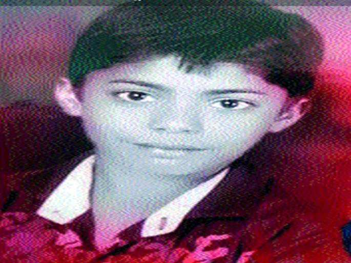 Three devotees killed in the crash | कळवणजवळ अपघातात तीन भाविक ठार Three devotees killed in the crash | कळवणजवळ अपघातात तीन भाविक ठार