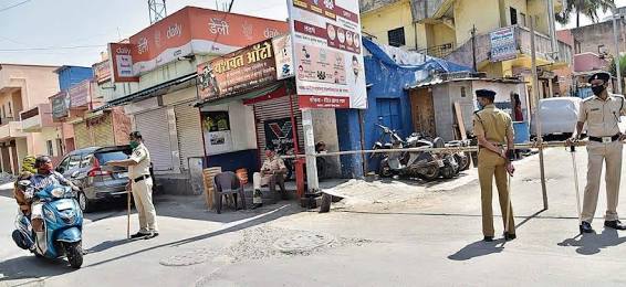 Take care Pimpri Chinchwad citizens ; It is for bidden to leave the restricted area and move around without any reason | Corona virus : पिंपरी चिंचवडकरांनो काळजी घ्या; प्रतिबंधित क्षेत्रातून बाहेर पडण्यास व फिरण्याला मनाई कायम Take care Pimpri Chinchwad citizens ; It is for bidden to leave the restricted area and move around without any reason | Corona virus : पिंपरी चिंचवडकरांनो काळजी घ्या; प्रतिबंधित क्षेत्रातून बाहेर पडण्यास व फिरण्याला मनाई कायम