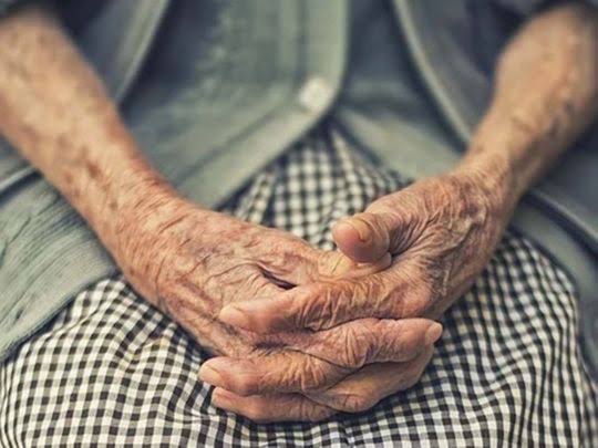 "One side preparations for the funeral and other side grandmother opened her eyes ..." Incident in Baramati taluka | " एकीकडे अंत्यसंस्काराची तयारी सुरू अन् दुसरीकडे आजीबाईंनी उघडले अचानक डोळे.." बारामती तालुक्यातील घटना "One side preparations for the funeral and other side grandmother opened her eyes ..." Incident in Baramati taluka | " एकीकडे अंत्यसंस्काराची तयारी सुरू अन् दुसरीकडे आजीबाईंनी उघडले अचानक डोळे.." बारामती तालुक्यातील घटना