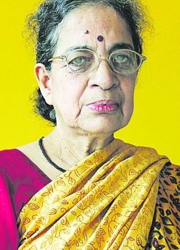 'Ram Shavalkar Smriti Sahityavrity Award' to Asha Bage | आशा बगे यांना ‘राम शेवाळकर स्मृती साहित्यव्रती पुरस्कार’ 'Ram Shavalkar Smriti Sahityavrity Award' to Asha Bage | आशा बगे यांना ‘राम शेवाळकर स्मृती साहित्यव्रती पुरस्कार’