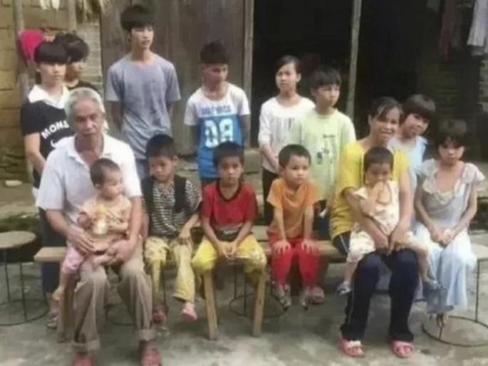 Chinese officials punished after family violates one-child policy with 15 kids | चीनमध्ये एका जोडप्याची 15 मुलं! तपासानंतर 11 अधिकाऱ्यांवर दंडात्मक कारवाई Chinese officials punished after family violates one-child policy with 15 kids | चीनमध्ये एका जोडप्याची 15 मुलं! तपासानंतर 11 अधिकाऱ्यांवर दंडात्मक कारवाई