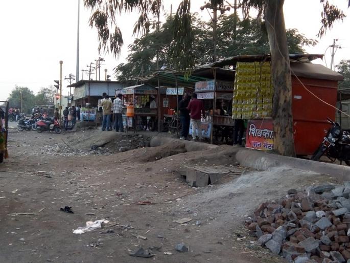 The encroachment of the sand industry was like ' | वाळूज उद्योगनगरीत अतिक्रमणे ‘जैसे थे’ The encroachment of the sand industry was like ' | वाळूज उद्योगनगरीत अतिक्रमणे ‘जैसे थे’
